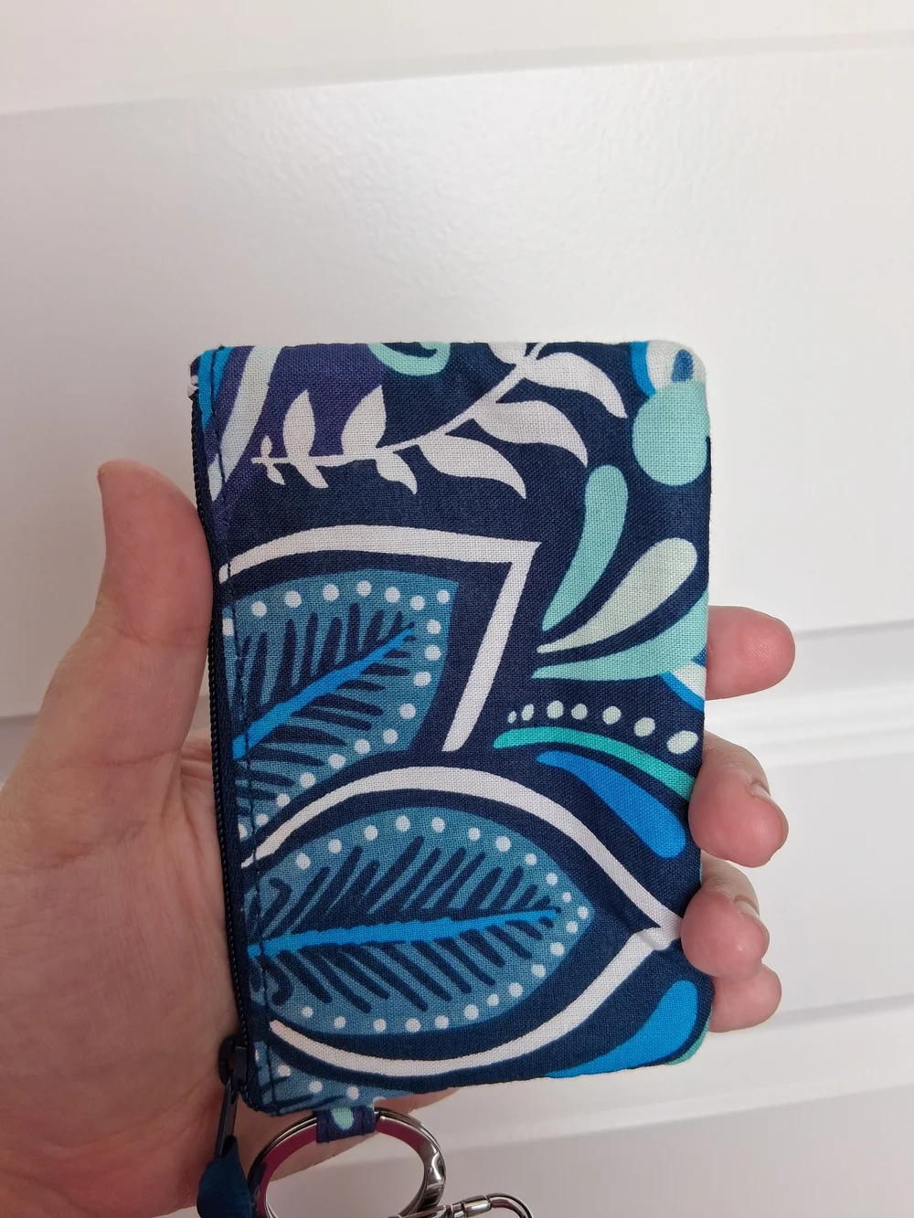 Vera Bradley Navy Floral Pattern Landyard ID Wallet - Picture 7 of 8